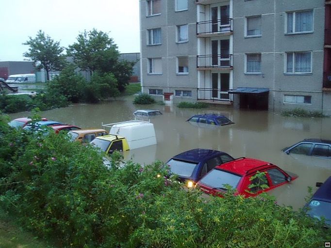 Záplavy v chrudimském sídlišti Na Šancích.