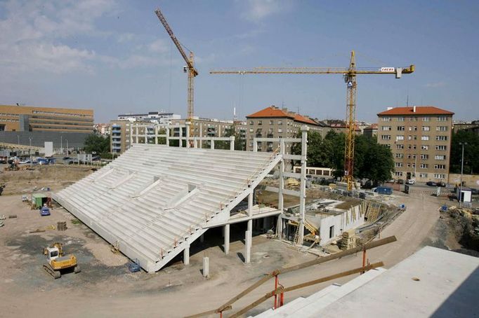 Stavba stadionu v Edenu: 12. června 2007.