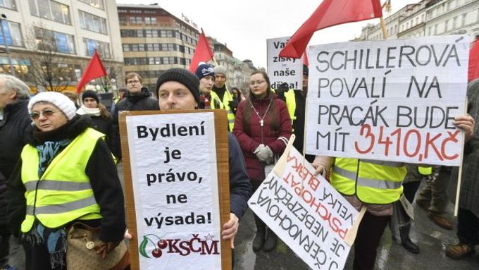 Demonstrace proti drahému bydlení v Praze.