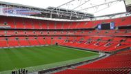 Kromě slavnostních ceremoniálů olympijských her se ve Wembley také závodilo v atletických disciplínách. K tomu se váže i jedna kuriozita. V roce 1948 nebyly na stadionu připravené běžecké tratě. Pořadatelé vše stavěli ve spěchu, a tak se stalo, že se přes veškerou snahu podél běžecké dráhy nestačilo postavit osvětlení. Běžecká finále jednotlivých disciplín, jež se konala po setmění, tak musela být nouzově osvětlována světlomety aut, která na dráze jezdila za běžci.