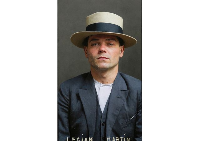 Martin Lecián (1900–1927), známý jako „Postrach Moravy“, na policejní fotografii (výřez), 20. léta 20. století. Kolorováno