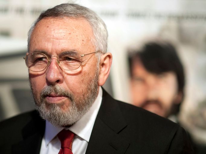 Antonio "Tony" Mendez v roce 2012 na premiéře filmu Argo.