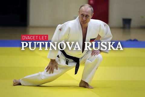 Dvacet let pánem Ruska. Putinovy války, výroky i problémy ve velké grafice