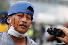 Neklid v Malajsii, policie zadržela stovky demonstrantů