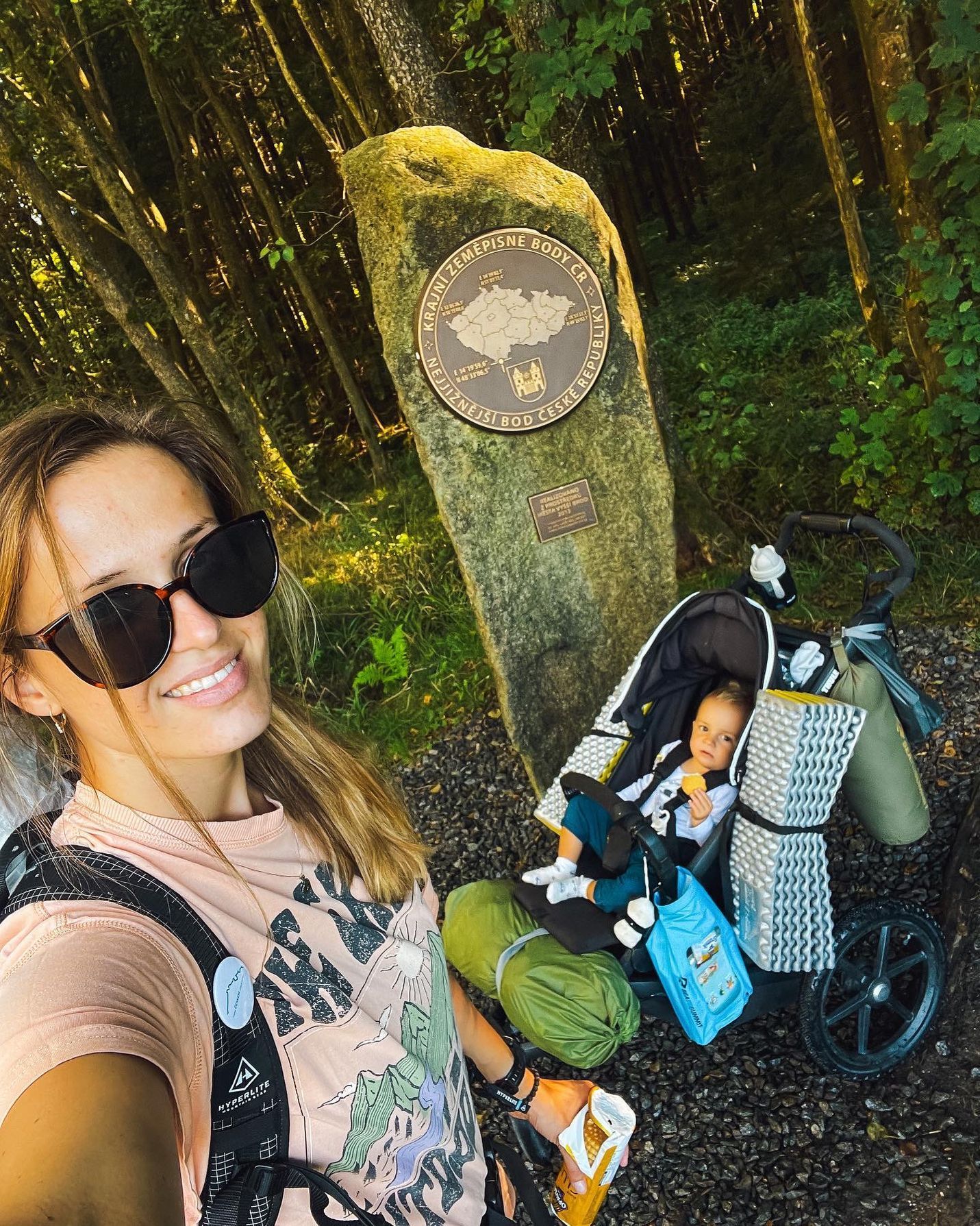 Hanka šla část Stezky Českem s malým synem v kočárku