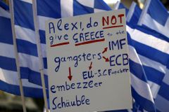 Hra končí, vzkazuje eurozóna Řekům. Tsipras otáčí