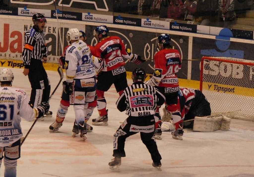 Finále play off (Pardubice vs. Kometa)