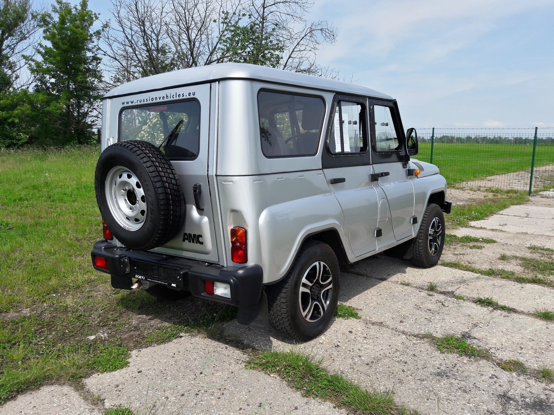 UAZ Hunter