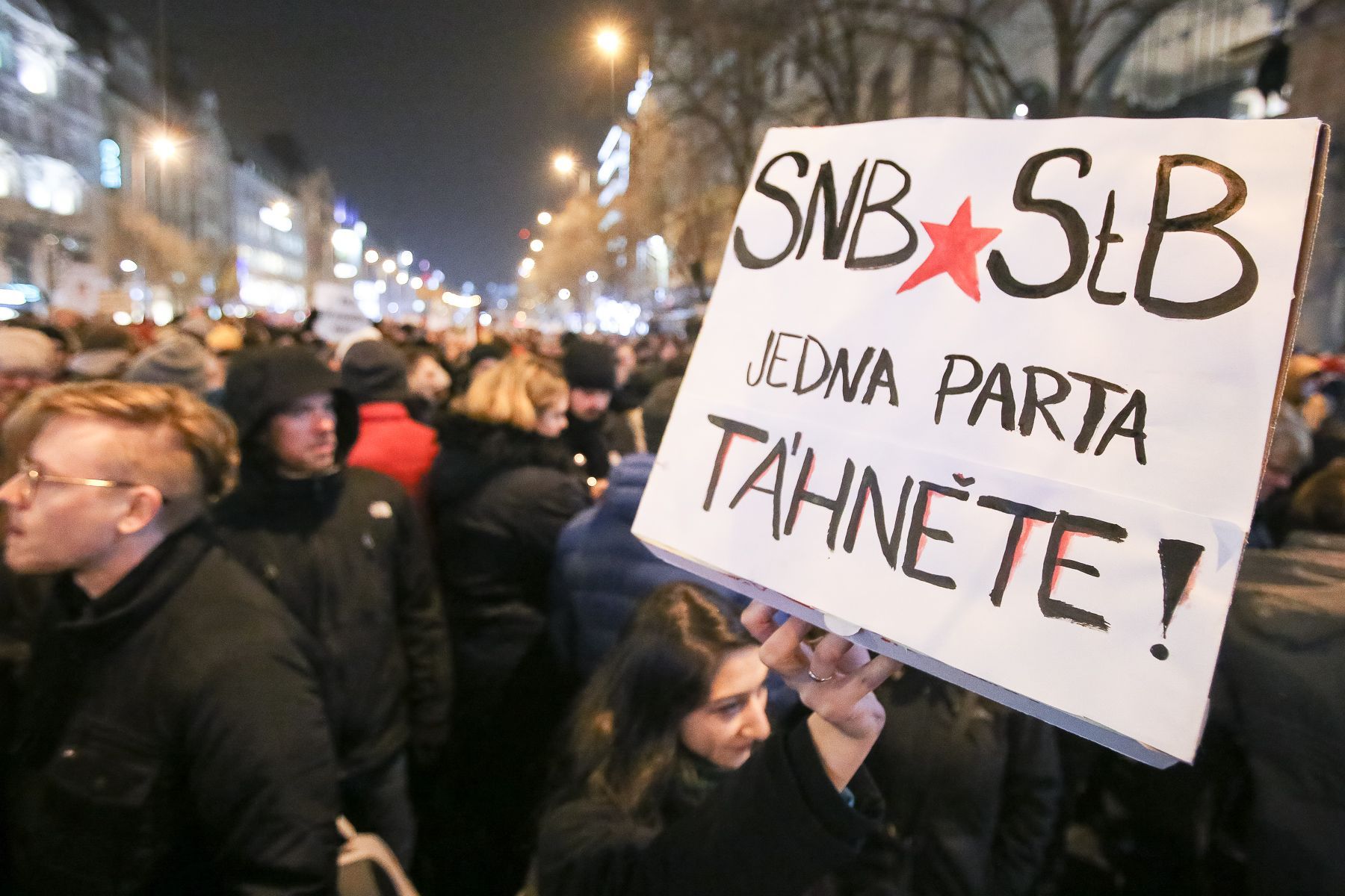 Demonstrace proti Ondráčkovi a Babišovi v Praze na Václavském náměstí
