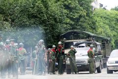 Barmská armáda obklíčila sídlo vládnoucí strany