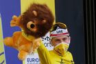 Tadej Pogačar slaví triumf ve 20. etapě Tour de France