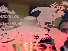 Finanční krize v Maďarsku: Výkladní skříň Národní banky Maďarska.