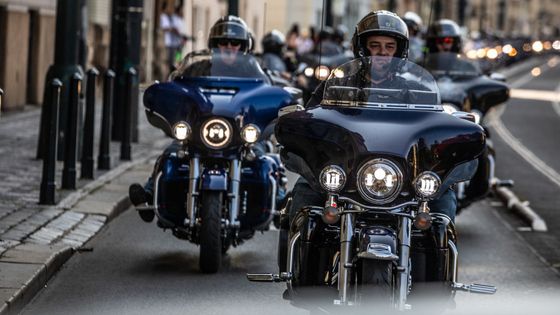 Harleye se valí do Prahy. Párty potrvá 48 hodin v kuse, pro ženy letos poprvé zdarma