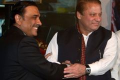 Pákistánská opozice zformuje vládu. Mušaraf ohrožen