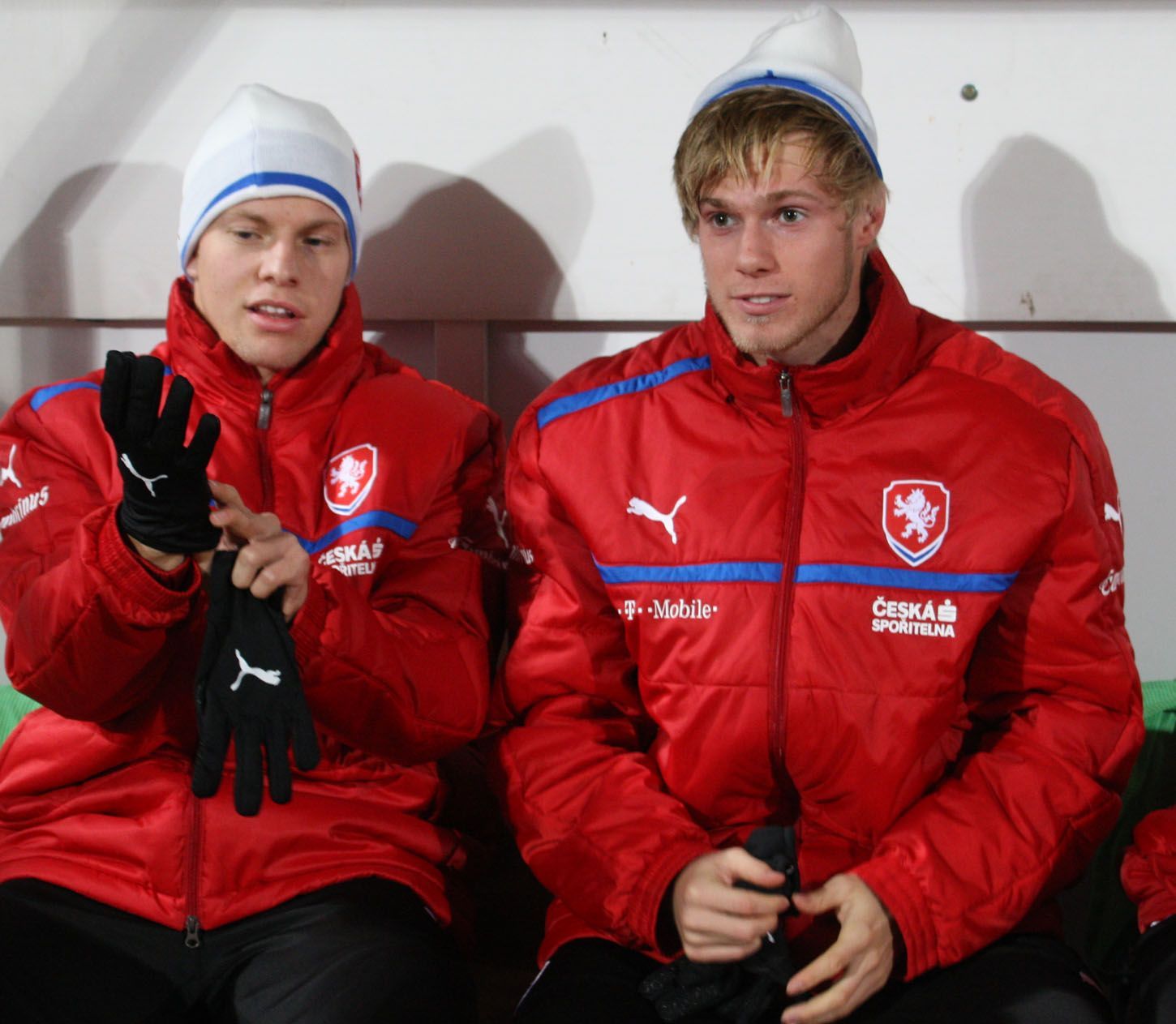 Čeští fotbalisté Matěj Vydra a Tomáš Kalas v přátelském utkáním se Slovenskem v listopadu 2012.