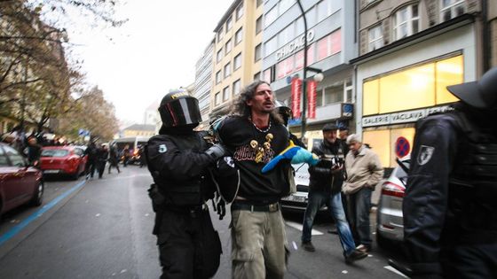 Foto: Nacionalisté kazili 17. listopad, policie bděla