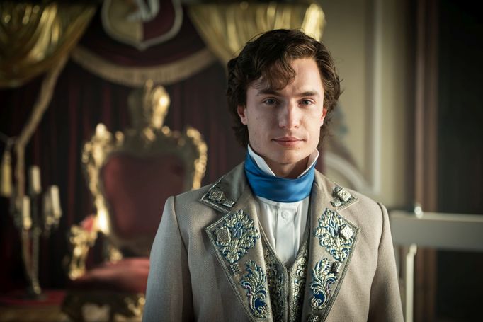 Oskar Hes v roli prince Armina v nové vánoční pohádce Záhada strašidelného zámku.