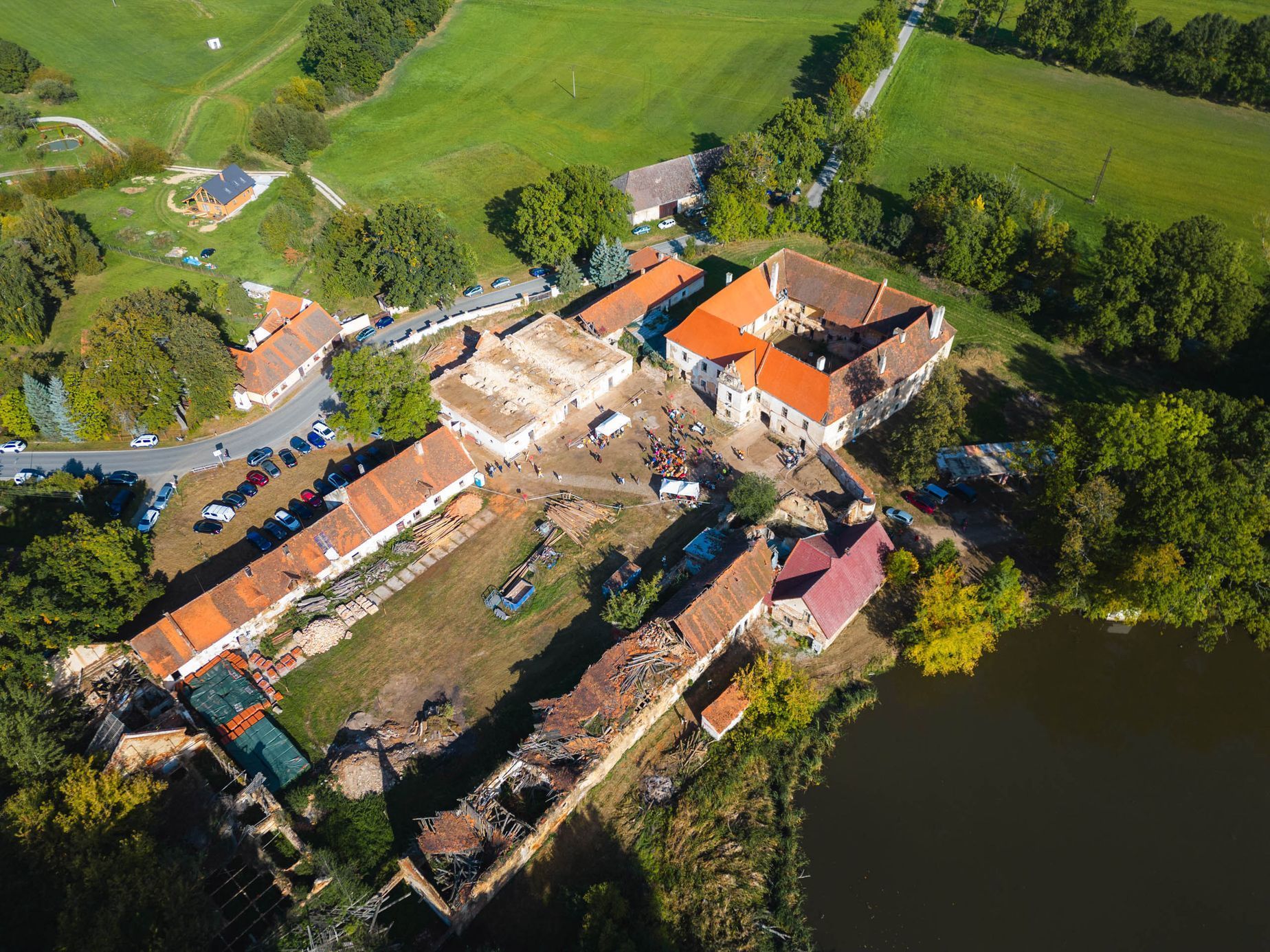 zámek, zámek Bzí, rekonstrukce, vizualizace, architektura