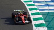 Pilot F1 Lewis Hamilton během Velké ceny Saúdské Arábie F1 2025