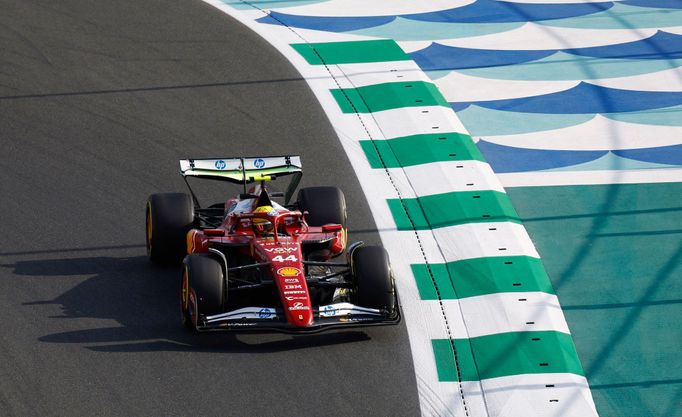 Pilot F1 Lewis Hamilton během Velké ceny Saúdské Arábie F1 2025