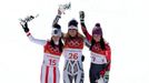 Anna Veithová, Ester Ledecká a Tina Weiratherová na stupních vítězů v super-G na ZOH 2018