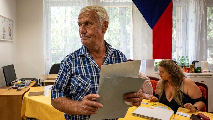 První den voleb ve Višňové na Liberecku. Kvůli povodni přesunuli jeden z pěti okrsků.