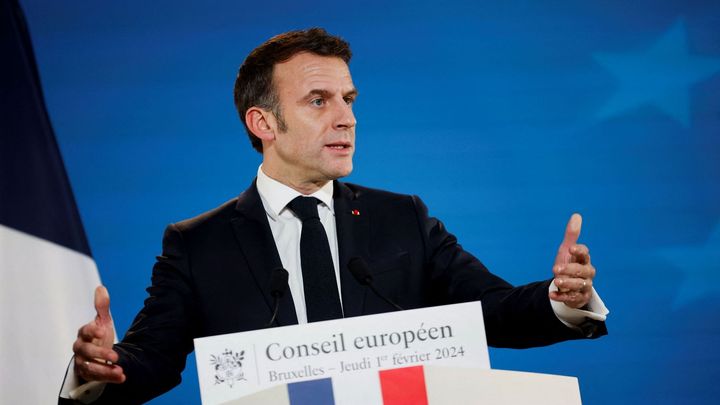 Macron pochopil, co jiní ne. Občas se ale chová jako dítě, říká francouzský novinář