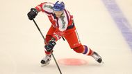 Druhým hokejistou, který dostane na podzim šanci rozšířit české řady v NHL, je obránce Radim Šimek. I ten už se s novým klubem dohodl, ale jeho jméno zatím tají. Prozradí ho na konci posledního zápasu sezony. Pravděpodobně to bude San Jose. Žraloci se o něj zajímali už v průběhu sezony.