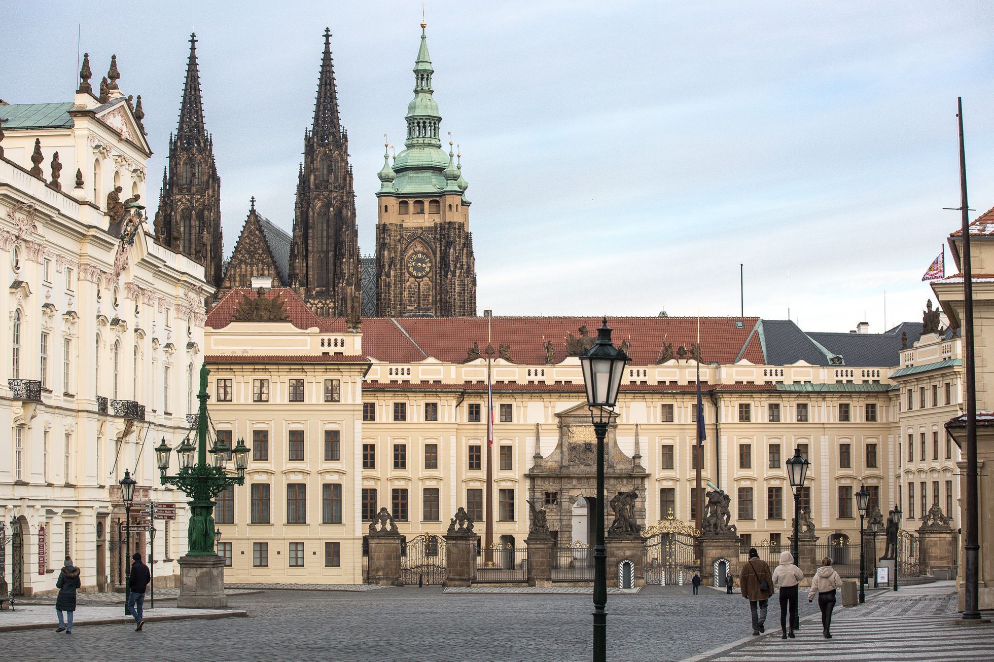 Fortna, Klášter bosých karmelitánů / karmelitek v Praze, Hradčany