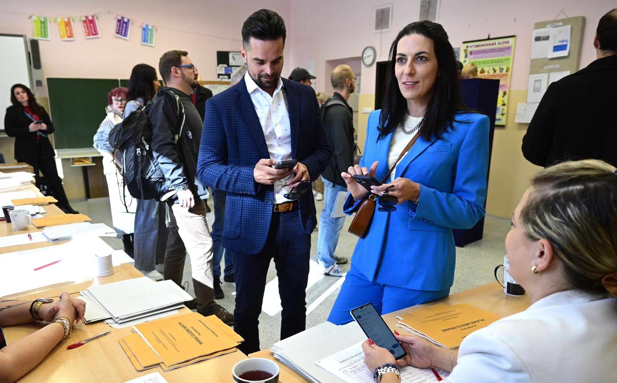 Volby 2025, volební lídři, volební místnost, hlasování