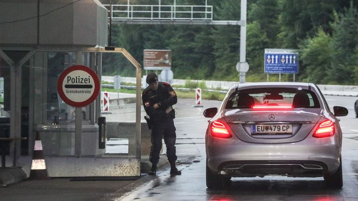 Česko přestalo být pro Slovince bezpečnou zemí, tranzit do Chorvatska ale bude možný