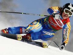Švédská lyžařka Anja Pärsonová na trati superobřího slalomu na MS v domácím Aare.