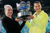 V aktuálním finančním žebříčku po Australian Open, jehož přehled vám přinášíme, je na tom z českých zástupkyň trochu překvapivě lépe Lucie Šafářová. Vítězka čtyřhry v Melbourne si na devátém místě ženského "žebříčku" přišla na 288 718 dolarů, ...