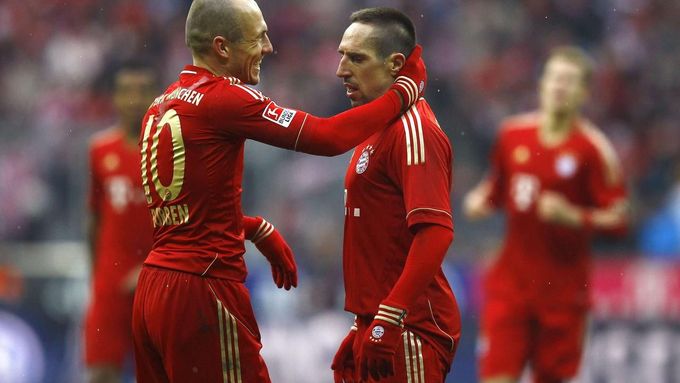 Arjen Robben a Franck Ribéry se údajně poprali kvůli trestnému kopu.