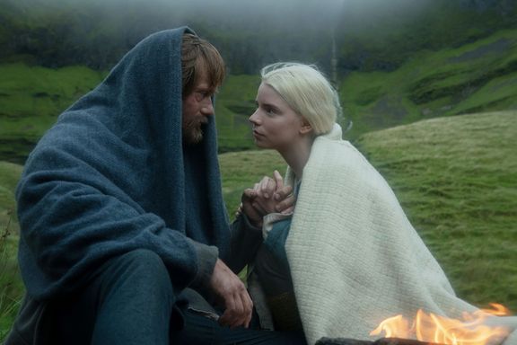 Alexander Skarsgård jako Amleth a Anya Taylor-Joy v roli Olgy.