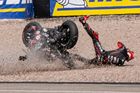 Největší chaos dekády. Jezdci padali jako švestky, Sachsenring potvrdil pověst