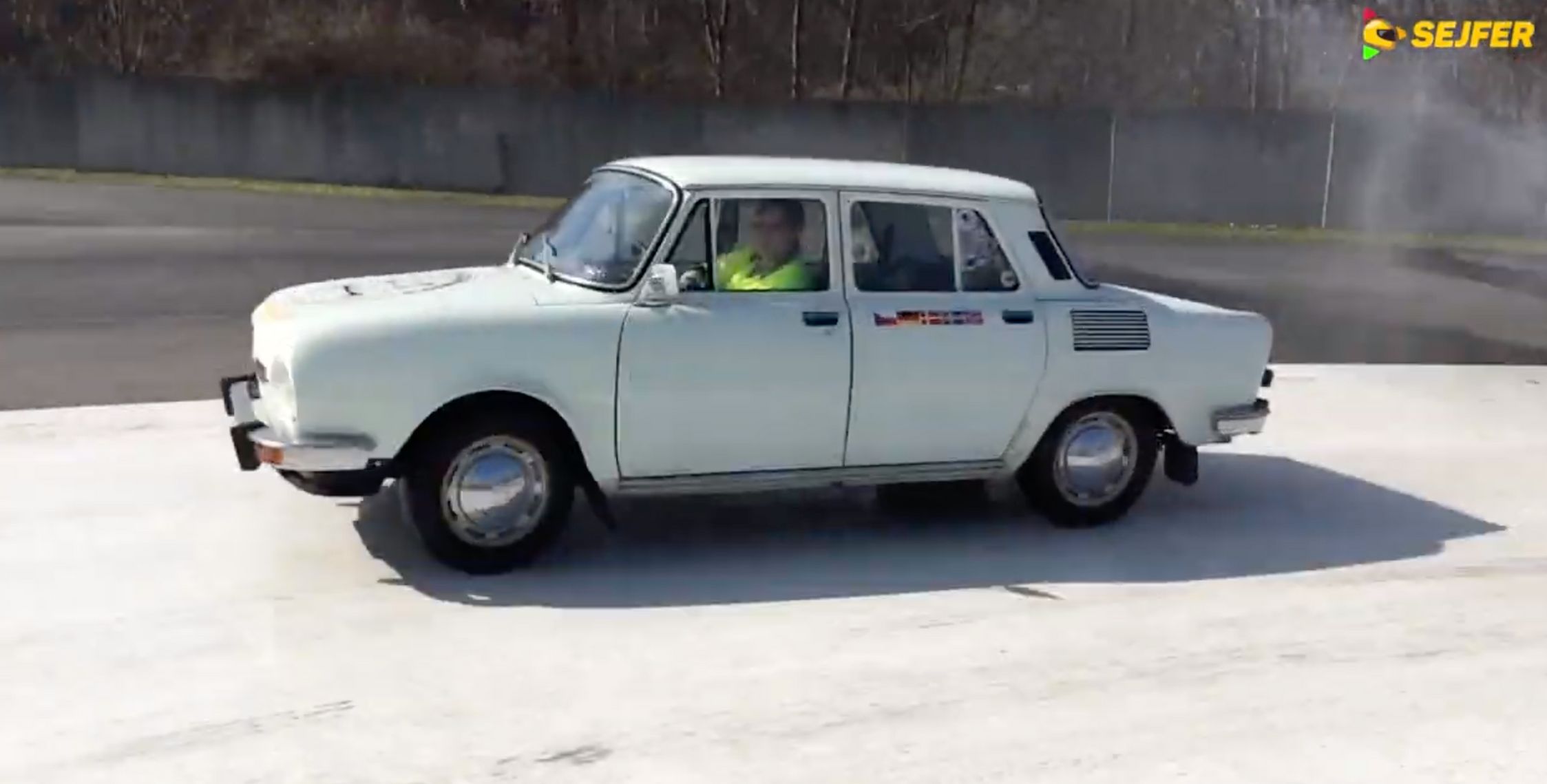 Škoda 100L