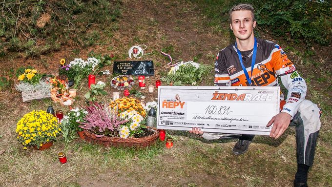 V závodě na památku zesnulého Roberta Ženíška letos bikrosaři vybrali přes 160 000 korin.