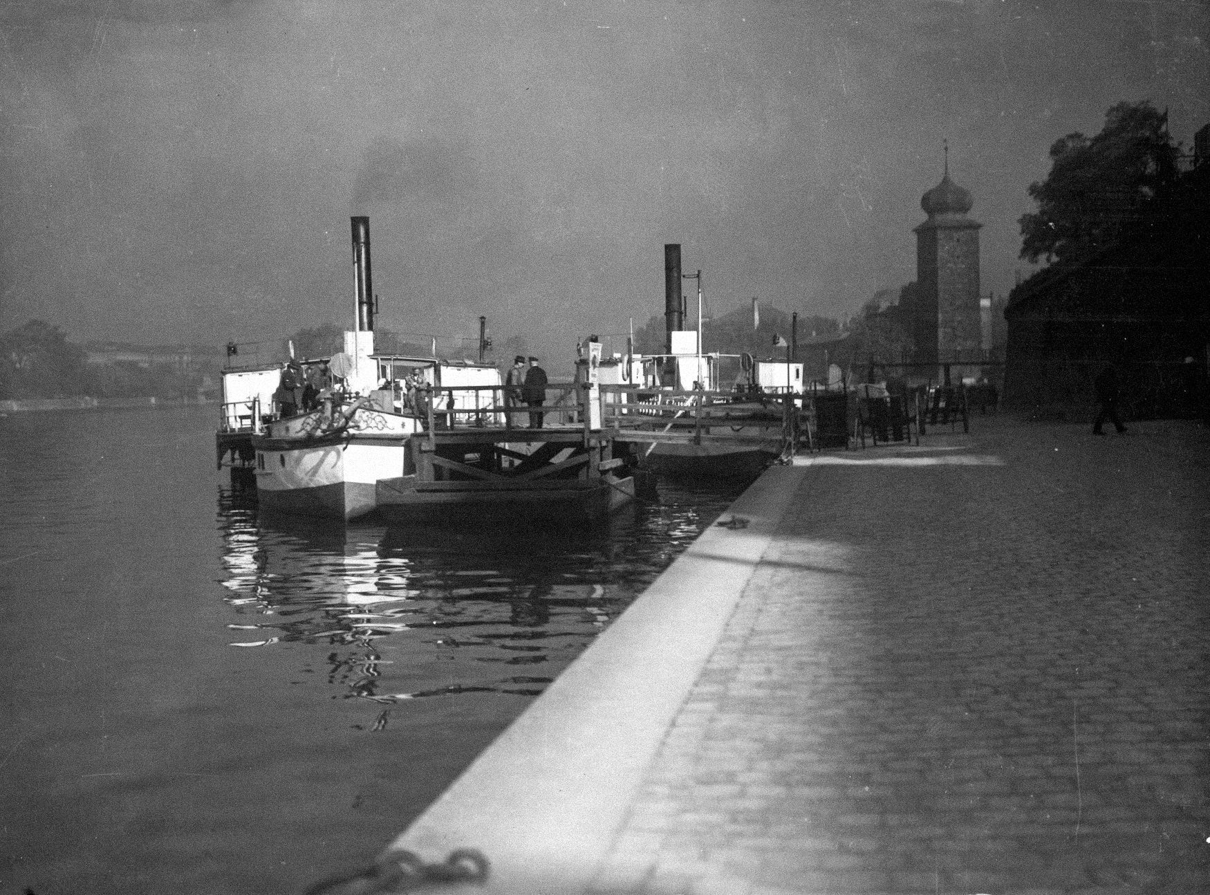 Fotogalerie / Před 60 lety přestala být Vltava pro lodníky a voraře Mekkou plavby / Y