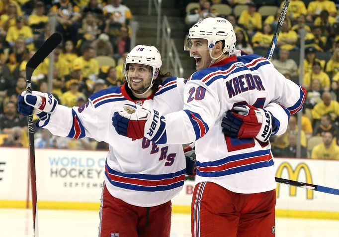 Mats Zuccarello a Chris Kreider (New York Rangers)