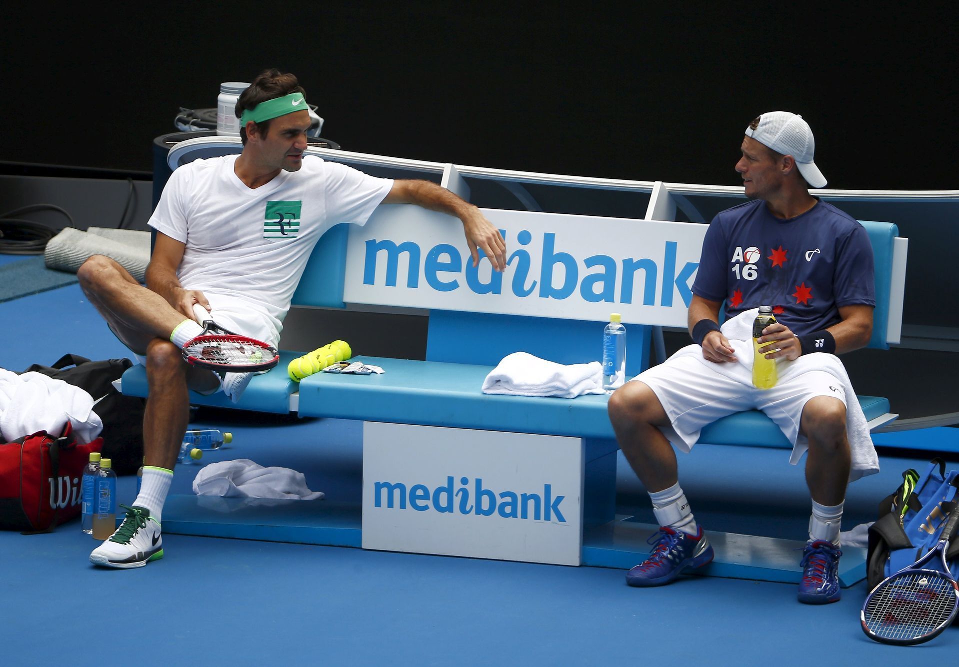 Roger Federer a Lleyton Hewitt při tréninku na Australian Open 2016