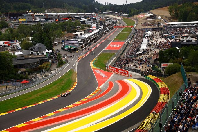 Legendární pasáž trati ve Spa-Francorchamp nazvaná Eau Rouge - Raidillon prošla letos velkými úpravami kvůli zvýšení bezpečnosti jezdců.