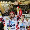 Vítěz hokejové extraligy, Pardubice, přebírají pohár