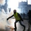 Protesty Francie Angers žluté vesty slzný plyn