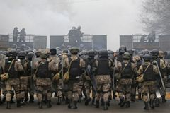 Násilné střety v Kazachstánu sílí. Policie tvrdí, že zlikvidovala desítky lidí