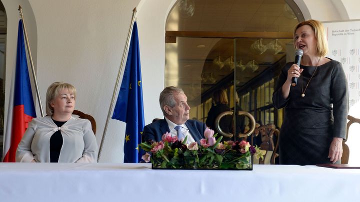Zeman zahájil návštěvu Rakouska, podpořil návrh v zemi postavit českojazyčnou školu