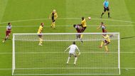 Tomáš Souček dává gól v zápase West Ham United - Watford