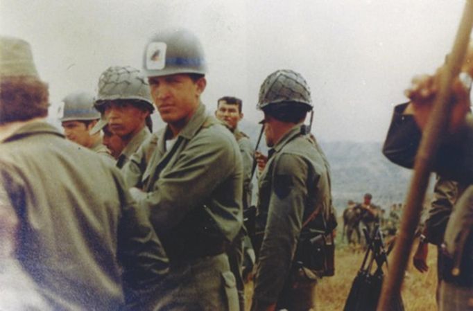 Venezuela's President Hugo Chavez is pictured during his army years, in this undated handout photo provided by Venezuela's Ministry of Information and Communication. REUTERS/Ministry of Information and Communication/Handout (VENEZUELA - Tags: POLITICS PROFILE HEALTH MILITARY) ATTENTION EDITORS - THIS IMAGE WAS PROVIDED BY A THIRD PARTY. FOR EDITORIAL USE ONLY. NOT FOR SALE FOR MARKETING OR ADVERTISING CAMPAIGNS. THIS PICTURE IS DISTRIBUTED EXACTLY AS RECEIVED BY REUTERS, AS A SERVICE TO CLIENTS Published: Úno. 15, 2013, 11:41 odp.