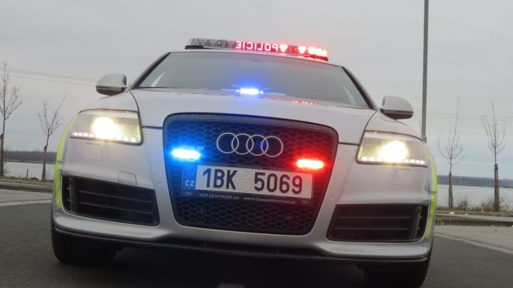 Silniční stíhačka v okolí Brna. Policie si pořídila Audi RS6, je však 10 let staré
