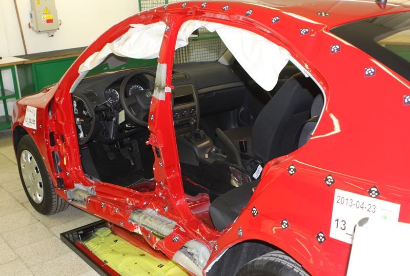 Oprava nabouraných vozů Škoda Octavia